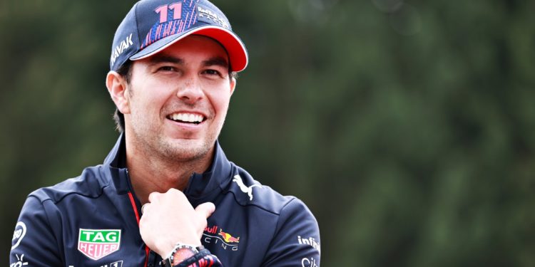 Checo Pérez seguirá corriendo con Red Bull hasta 2022