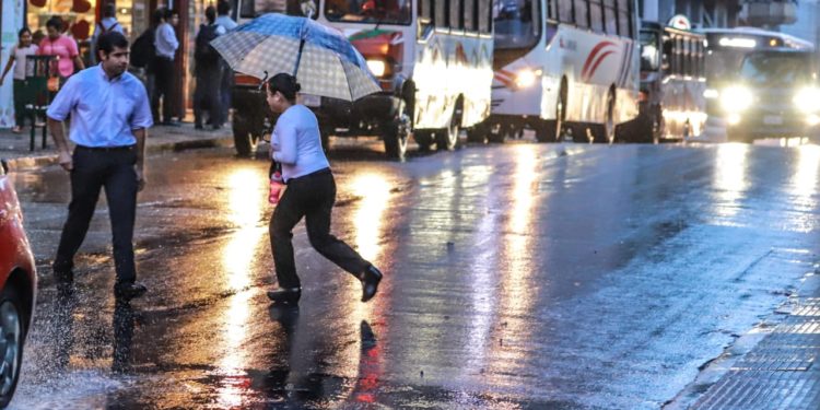 Jornada fresca con precipitaciones leves y dispersas para este jueves