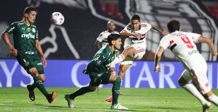 El clásico paulista define al primer semifinalista El clásico paulista define al primer semifinalista