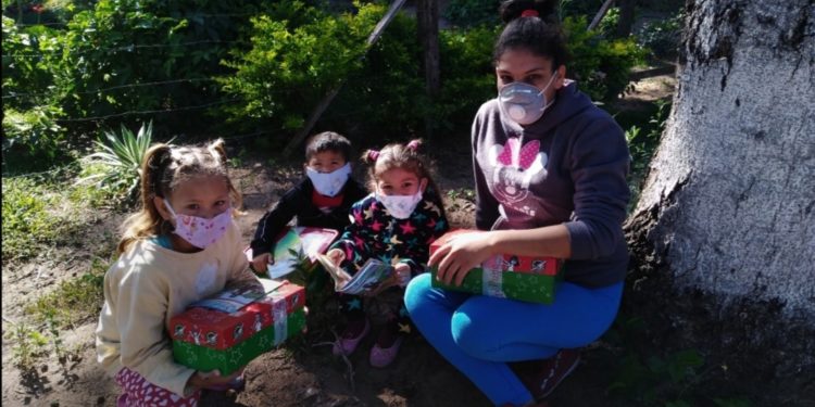 A través de cajitas llevan esperanza a miles de niños en Paraguay A través de cajitas llevan esperanza a miles de niños en Paraguay