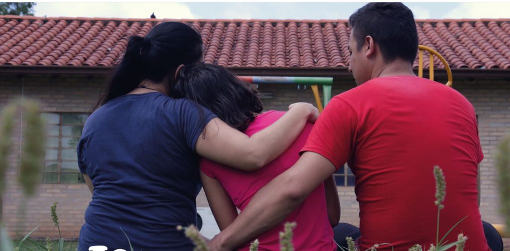 Lanzan convocatoria para adoptar a adolescentes que buscan familia