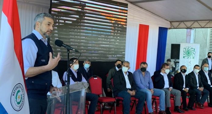 Mandatario celebra paso significativo para aprovechar la energía de las binacionales