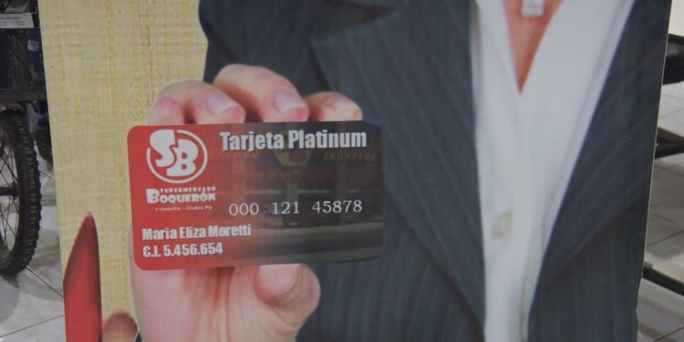 Presentan beneficios de la tarjeta de fidelidad para clientes de Supermercado Boquerón