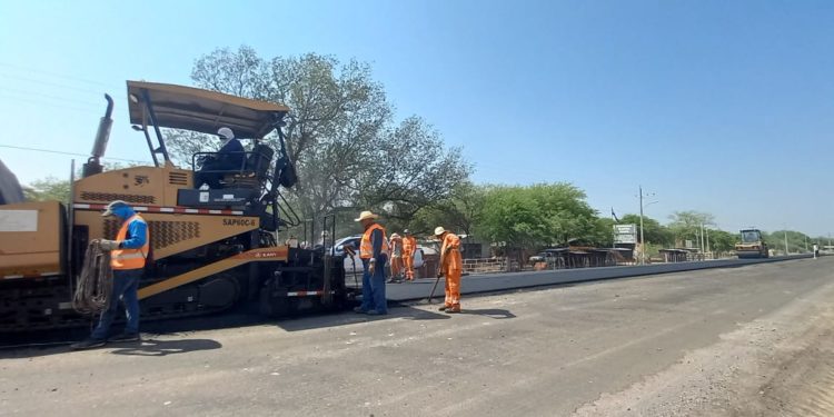 Inician trabajos de pavimentación del tramo Loma Plata – Filadelfia