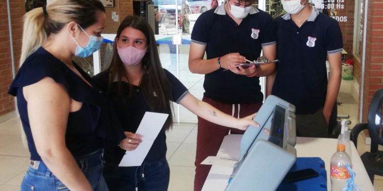 Estudiantes de Boquerón se involucran en capacitación electoral