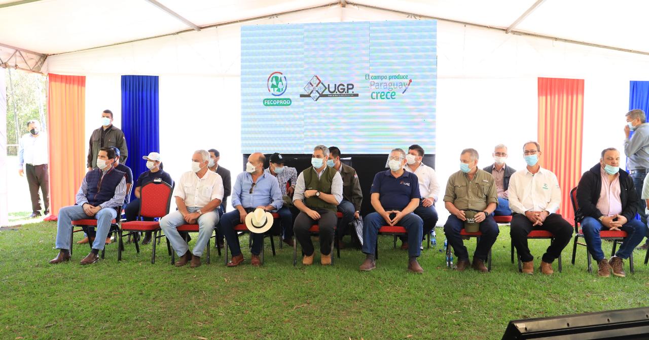 Con presencia de Mario Abdo, FECOPROD y UGP inician campaña de siembra de soja