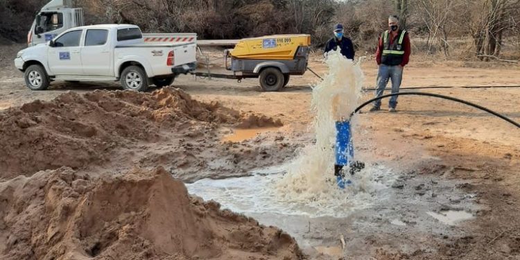 MOPC instala en la Transchaco sistema de abastecimiento que mitigará incendios y sequía MOPC instala en la Transchaco sistema de abastecimiento que mitigará incendios y sequía