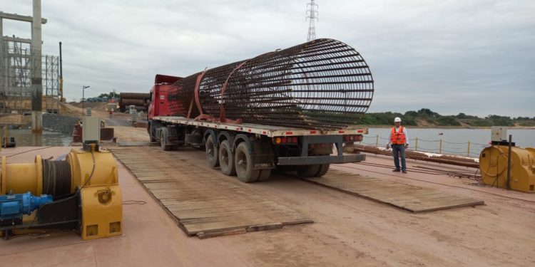 Puente Héroes del Chaco: se intensifican frentes de trabajo en el lecho del río