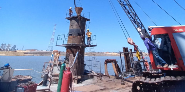 Puente Héroes del Chaco: continúa hormigonado de pilotes en el río