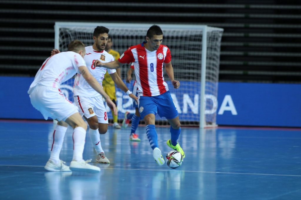 La Albirroja cae en su debut