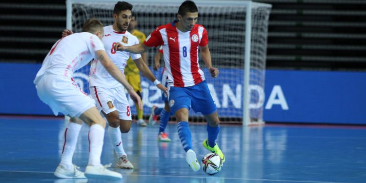 La Albirroja cae en su debut