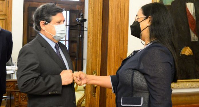 Reafirman compromiso en la promoción de las lenguas y culturas indígenas Reafirman compromiso en la promoción de las lenguas y culturas indígenas