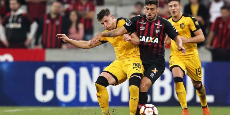 Peñarol y Paranaense se citan en el Campeón del Siglo Peñarol y Paranaense se citan en el Campeón del Siglo