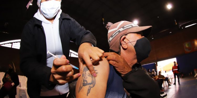 Paraguay superó objetivo de vacunación a población vulnerable en tiempo Paraguay superó objetivo de vacunación a población vulnerable en tiempo