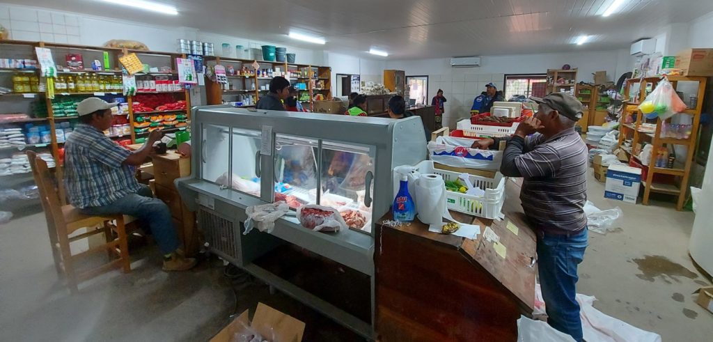 Chortitzer brinda asistencia a comunidades indígenas a través de su Asociación Civil