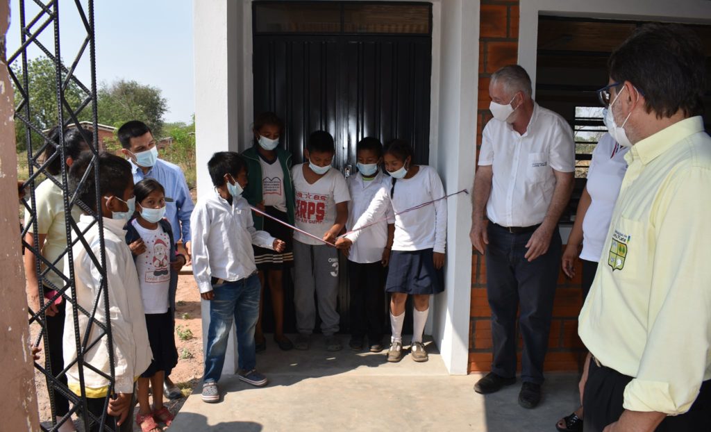 Inauguran obras en varias instituciones educativas del distrito de Loma Plata