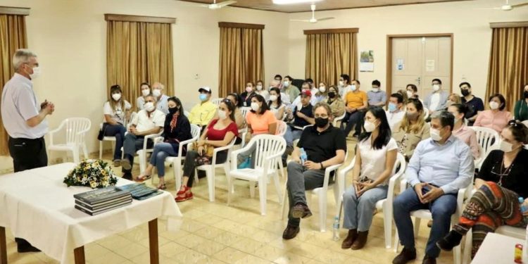 Diplomáticos visitaron el Chaco Central Diplomáticos visitaron el Chaco Central