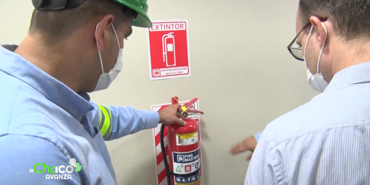 Velar por las normas de seguridad es fundamental dentro de una empresa Velar por las normas de seguridad es fundamental dentro de una empresa