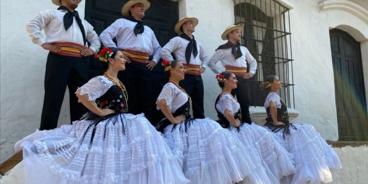 Ballet Folclórico Nacional representa a Paraguay en muestra cultural de Alemania