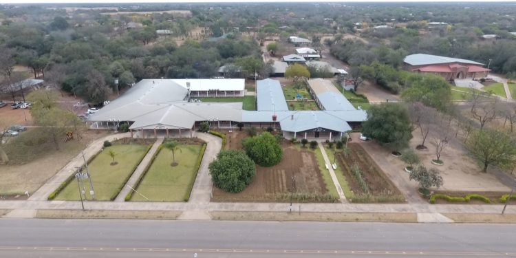 Hogar y Residencia «Bethesda», sitios donde brindan cuidado integral a los ancianos Hogar y Residencia «Bethesda», sitios donde brindan cuidado integral a los ancianos