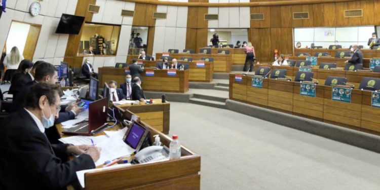 Incorporación de educación cooperativa en malla curricular obtiene media sanción