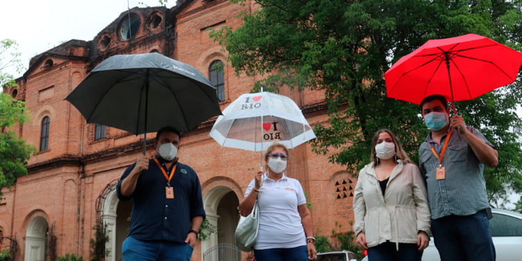 Técnicos del MOPC verificaron condiciones del muro de la Iglesia de La Encarnación Técnicos del MOPC verificaron condiciones del muro de la Iglesia de La Encarnación