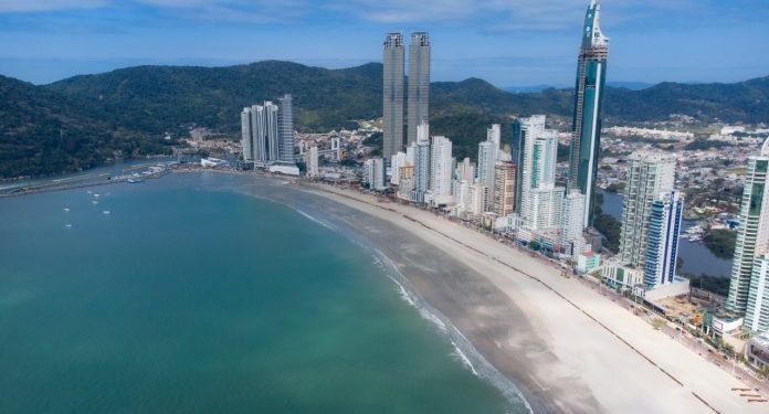 Brasil no exigirá certificado de vacunación a turistas de países limítrofes