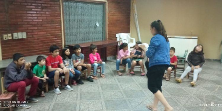 Brindan acompañamiento integral a padres y niños en Concepción
