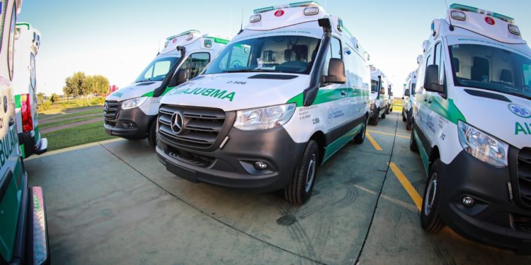 Gobierno entrega 27 ambulancias y nueva infraestructura para salud pública Gobierno entrega 27 ambulancias y nueva infraestructura para salud pública