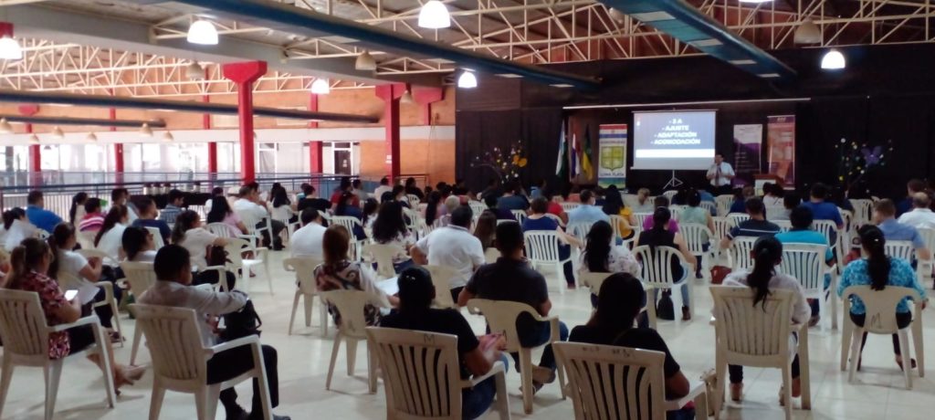Docentes participan de jornada de capacitación sobre salud mental en el chaco