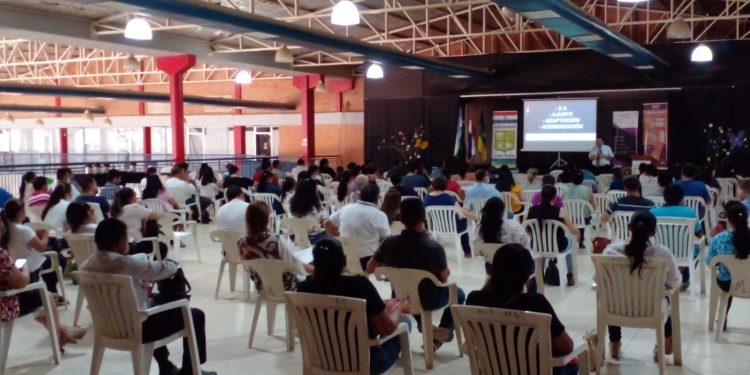 Docentes participan de jornada de capacitación sobre salud mental en el chaco