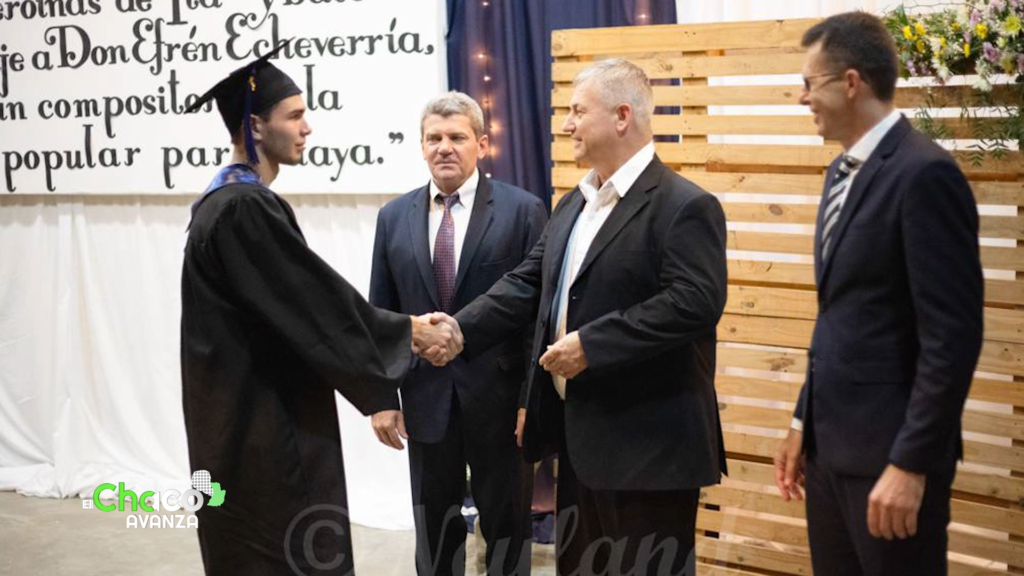 Inculcando valores a los futuros líderes del sector cooperativo Inculcando valores a los futuros líderes del sector cooperativo