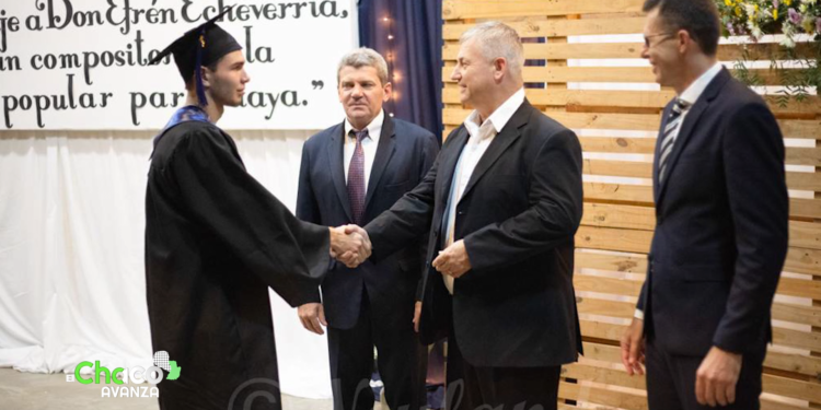 Inculcando valores a los futuros líderes del sector cooperativo Inculcando valores a los futuros líderes del sector cooperativo