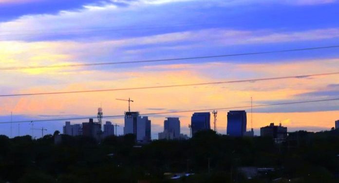 Se pronostica un día fresco a cálido con vientos del sureste