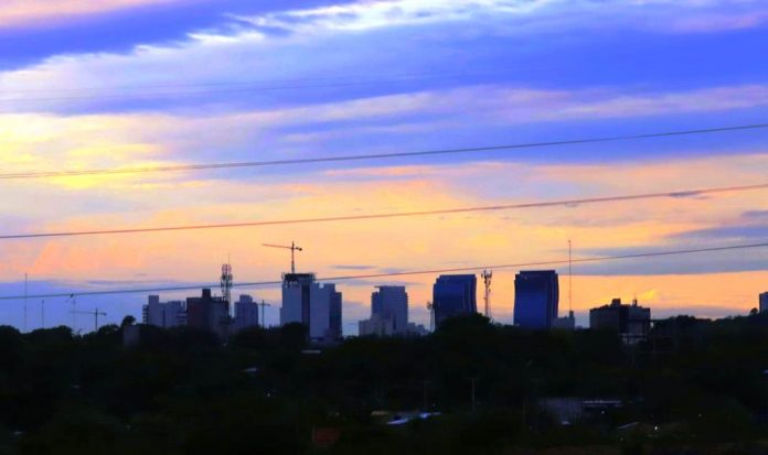 Se pronostica un día fresco a cálido con vientos del sureste