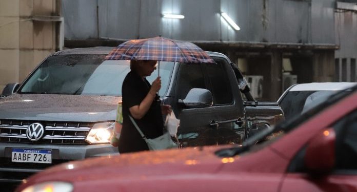 Mitad de semana con clima cálido y ocasionales tormentas eléctricas