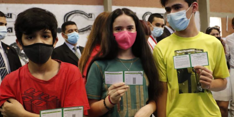 Gran caravana por la vida, la verdad y la libertad, contra la vacunación de niños en aula
