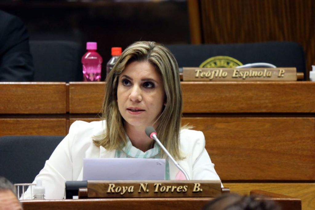 Visto bueno para establecer cobertura gratuita de diálisis a enfermos renales Visto bueno para establecer cobertura gratuita de diálisis a enfermos renales