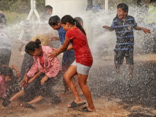 Indígenas del Chaco celebran la llegada del agua potable Indígenas del Chaco celebran la llegada del agua potable