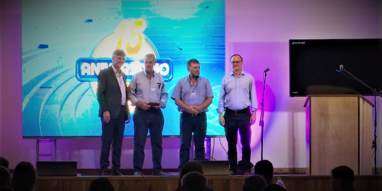 Brindan reconocimiento a fundadores de RCC