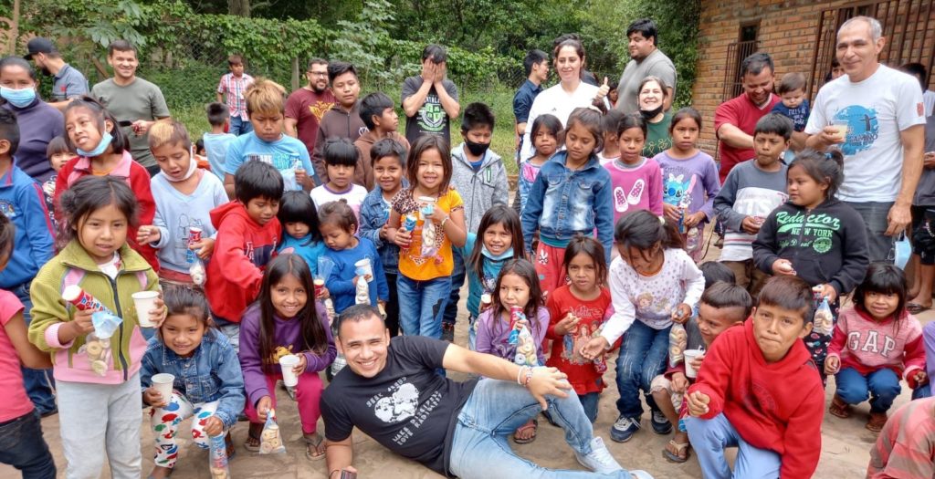 Jóvenes universitarios realizaron actividad social en comunidad de Chaco´i Jóvenes universitarios realizaron actividad social en comunidad de Chaco´i