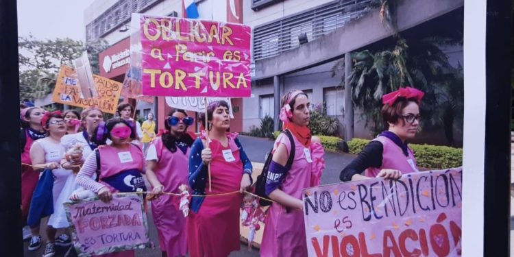 En nombre del “Arte” hacen apología del delito en plazas públicas de Asunción