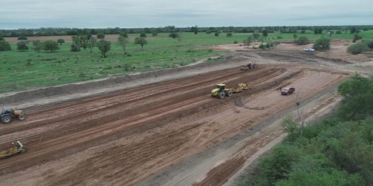 Ruta de la Leche: avanza obra con estudio de suelo y máquinas en pista