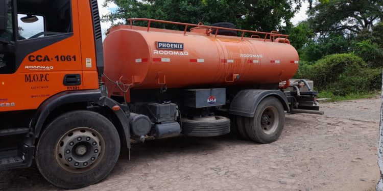 Realizan trabajos de regularización asfáltica y provisión de agua potable en el Chaco