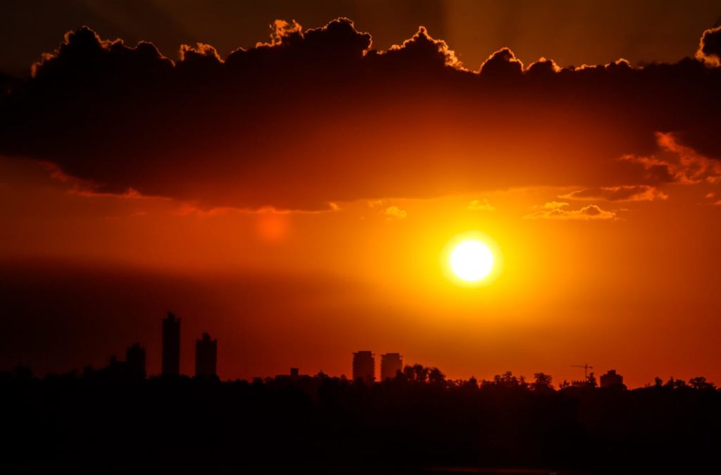 Meteorología anuncia un viernes cálido a caluroso con vientos del sur Meteorología anuncia un viernes cálido a caluroso con vientos del sur