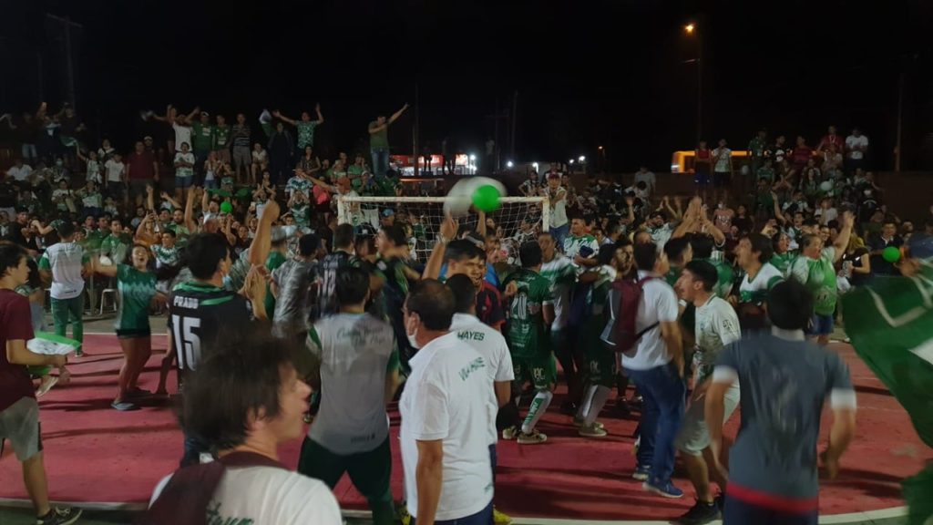 Fernando mantiene el liderato y el invicto Fernando mantiene el liderato y el invicto