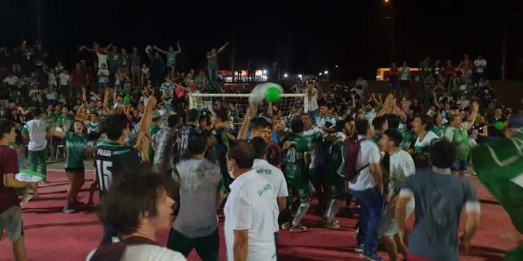 Fernando mantiene el liderato y el invicto