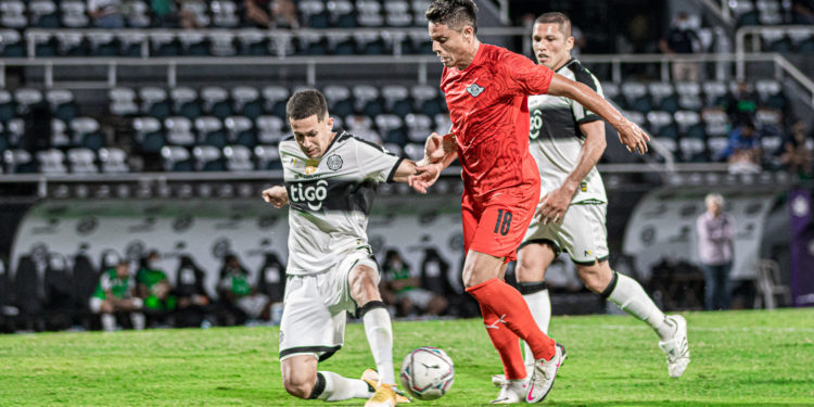 El clásico blanco y negro aviva la jornada en el Bosque