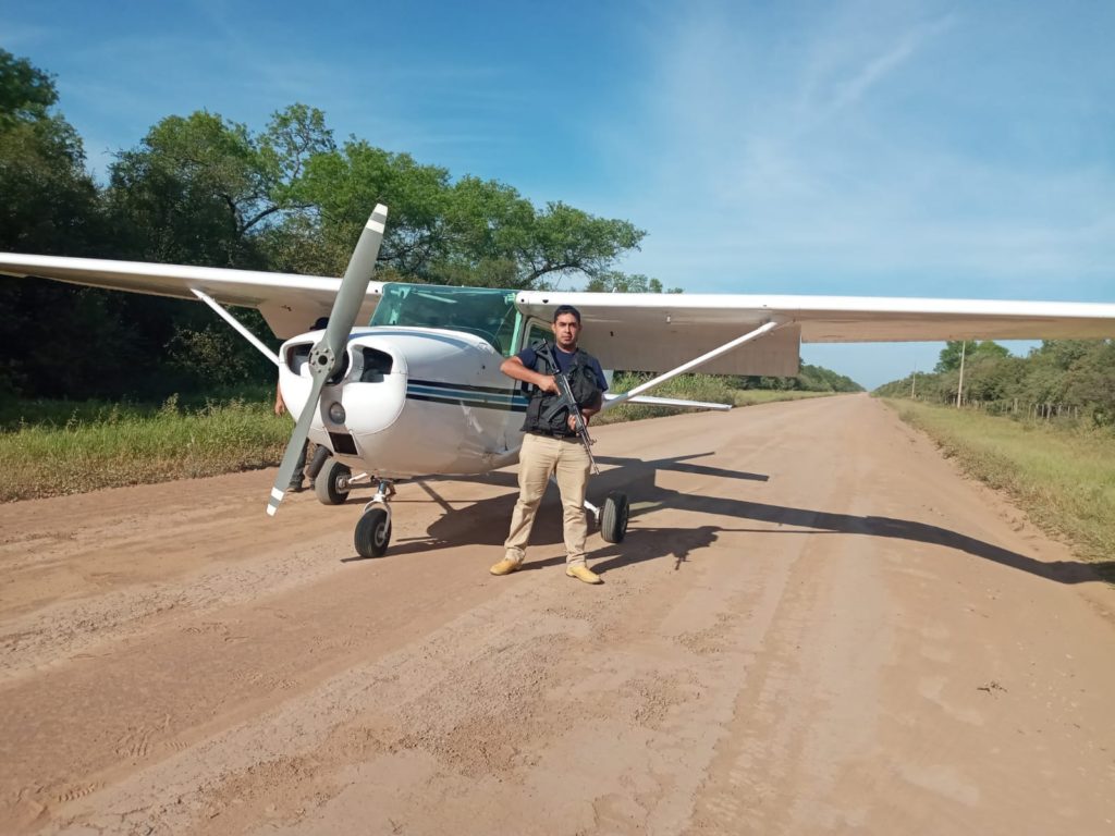 Lograron recuperar avioneta denunciada como hurtada de Loma Plata Lograron recuperar avioneta denunciada como hurtada de Loma Plata