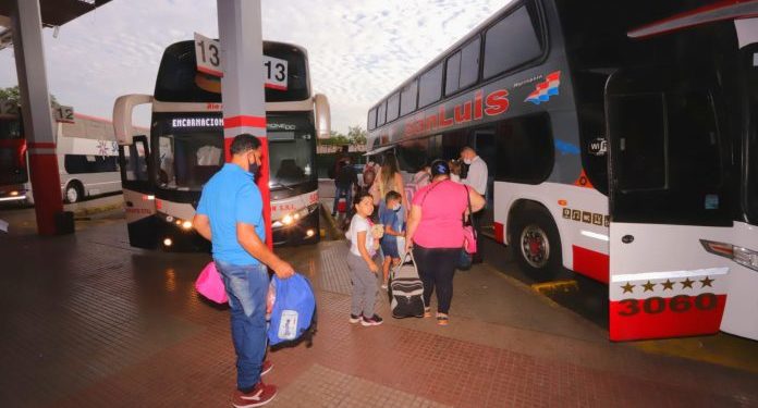 Desde esta medianoche se refuerza el servicio de transporte de media y larga distancia